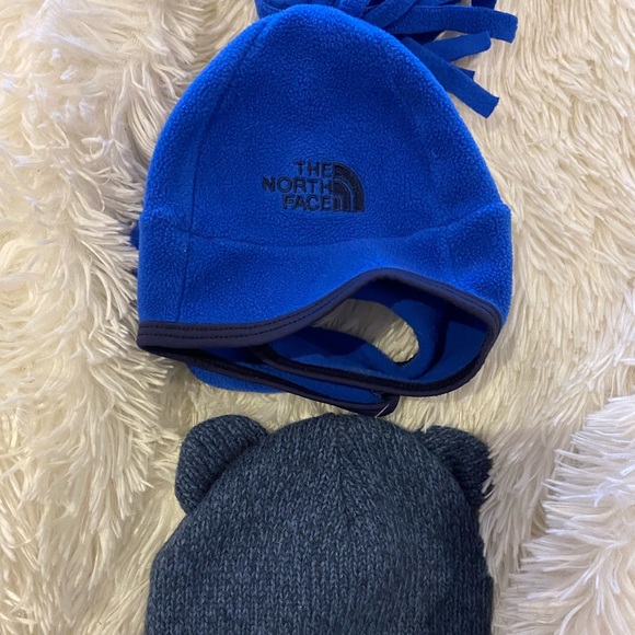 Two baby hats. No more tags but In great condition - Picture 1 of 1